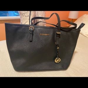 Black tote